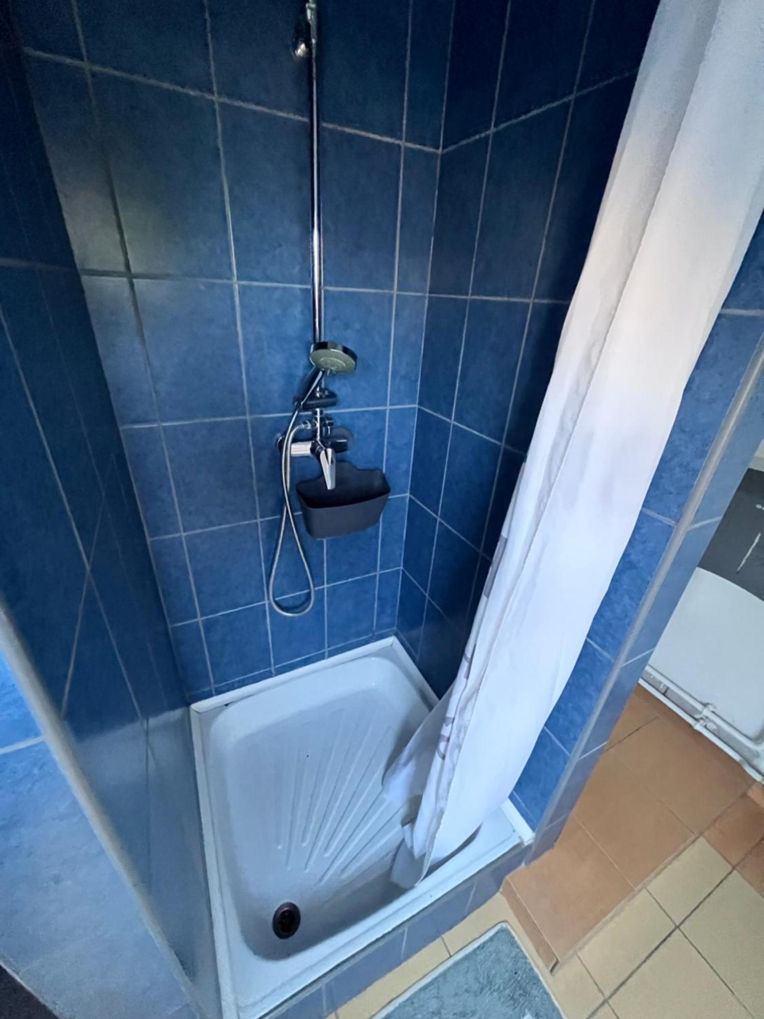 Majus 1 Vendeghaz- Se Hotel Se Екстериор снимка