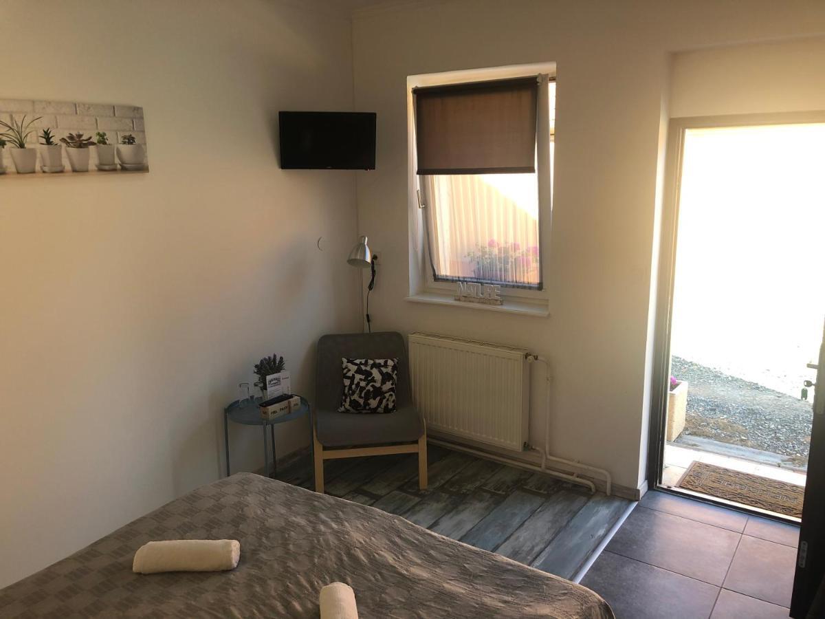 Majus 1 Vendeghaz- Se Hotel Se Екстериор снимка